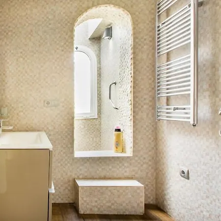 Vakantiehuis Boutique Townhouse With Hot Tub Near Puerto Banus *