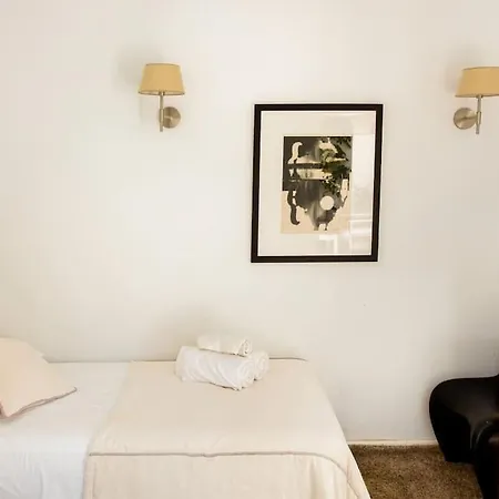 Vakantiehuis Boutique Townhouse With Hot Tub Near Puerto Banus Marbella
