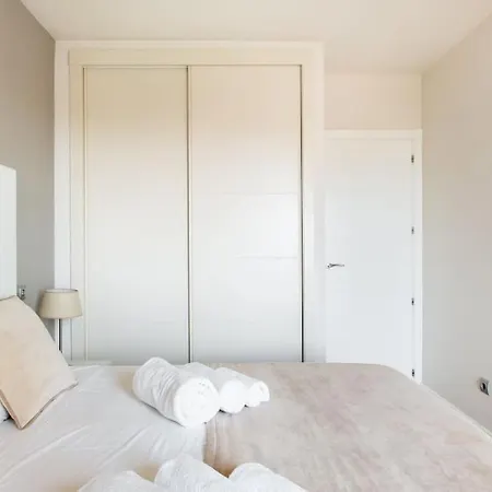 Vakantiehuis Boutique Townhouse With Hot Tub Near Puerto Banus