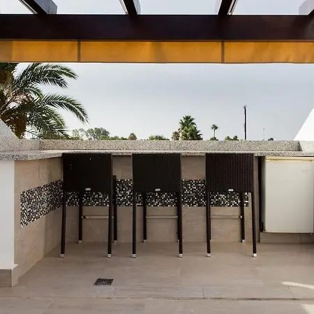 Boutique Townhouse With Hot Tub Near Puerto Banus Vakantiehuis Marbella