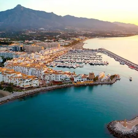 Vakantiehuis Boutique Townhouse With Hot Tub Near Puerto Banus *